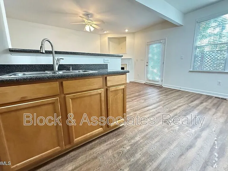 5523 Cottonrose Ln — Photo 8