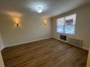 32-11 Crescent St #2, Astoria, NY 11106