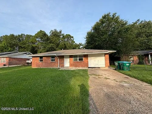 709 Shirley Dr Photo 1