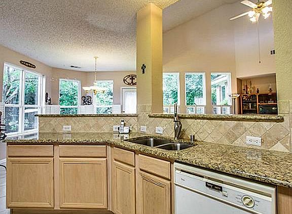 3rd image of 1401 Cedar Bluff Ln