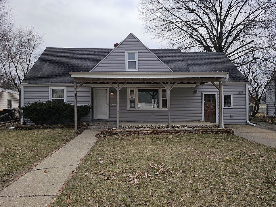 1st image of 213 E Hosmer St
