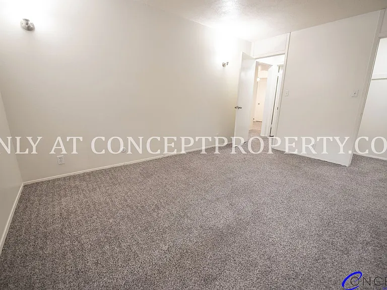 Foothill Terrace — Photo 54
