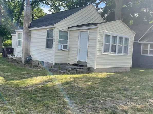 1111 S Quarterline Rd, Muskegon, MI 49442