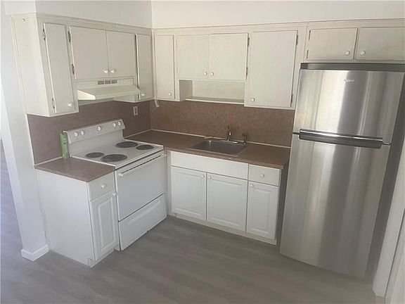 4th image of 50 SE 6th St #A
