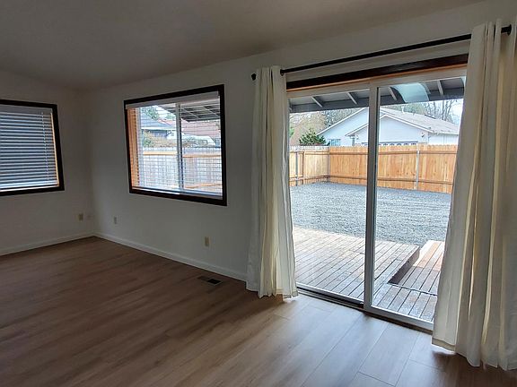 2nd image of 15306 NE 81st Way