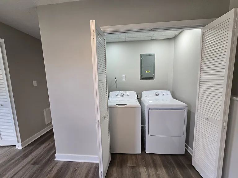 Washer & Dryer Included
