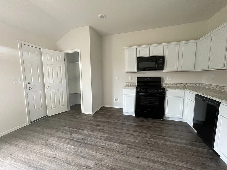 2609 S Silver St — Photo 5