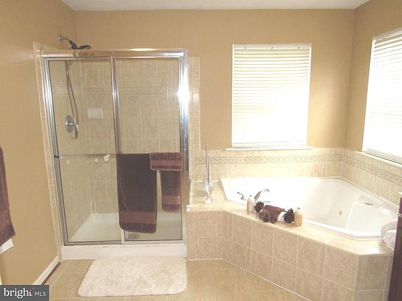 3rd image of 1148 E Founds St