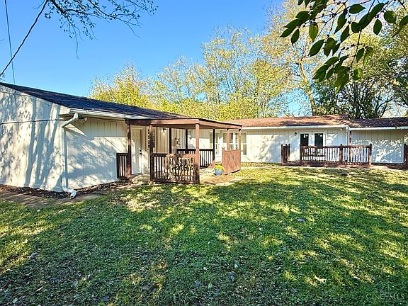 5th image of 176 Lakeview Dr