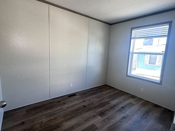 4th image of 3208 Bristol Ave