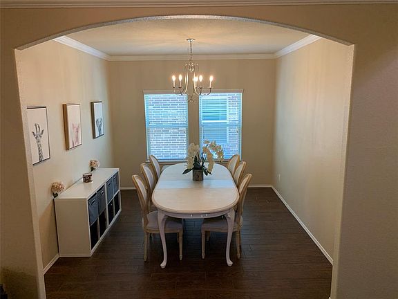 4th image of 9128 Holliday Ln