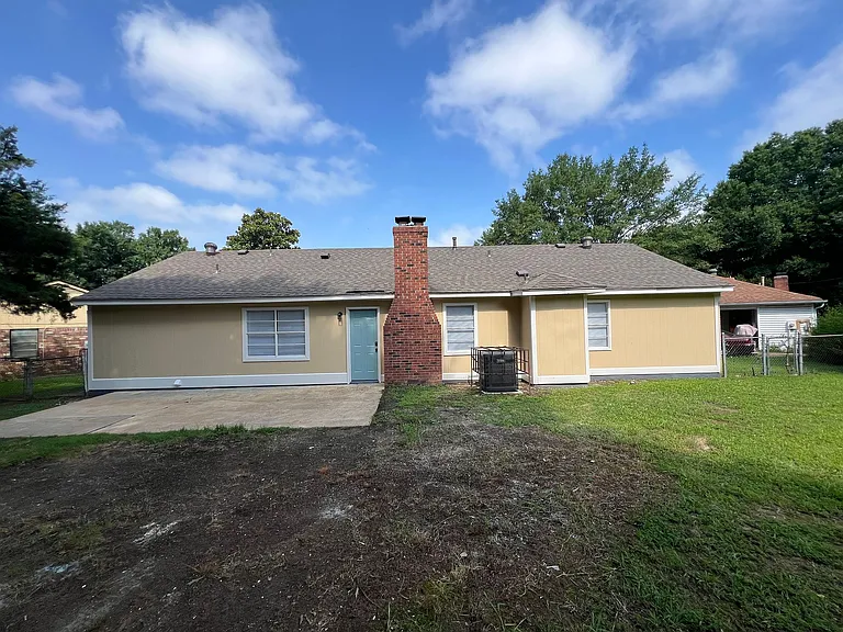 5586 Hyacinth Cv — Photo 3