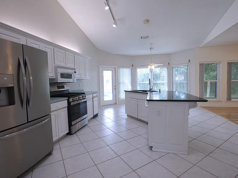 4025 Teal Way — Photo 5