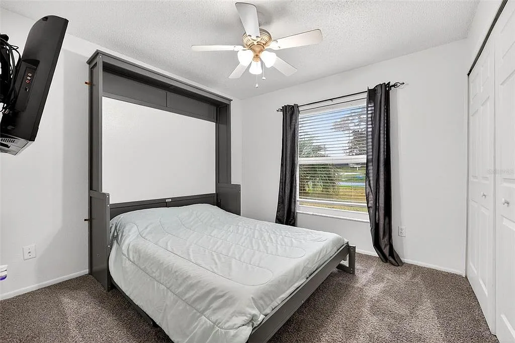 3 bed, 2.0 bath, 1264 sqft, $2,400 — Photo 4