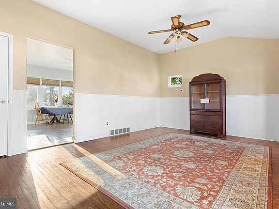 5th image of 679 Santa Fe Dr