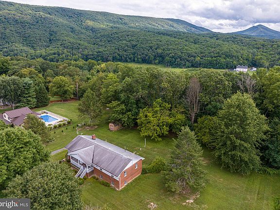 5th image of 112 N River Dr