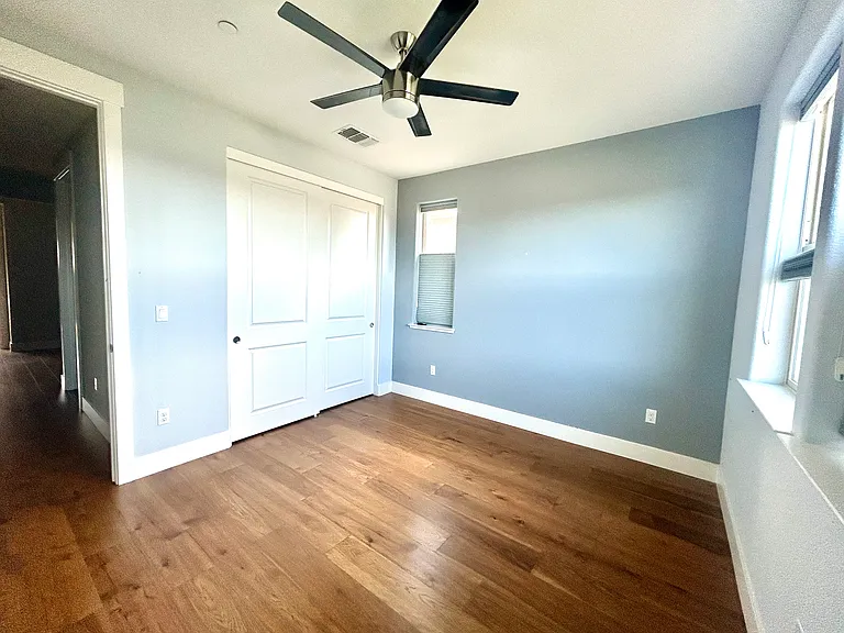 Lexington Ln — Photo 11