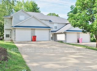 3214 SW Iron Creek Dr, Blue Springs, MO 64015