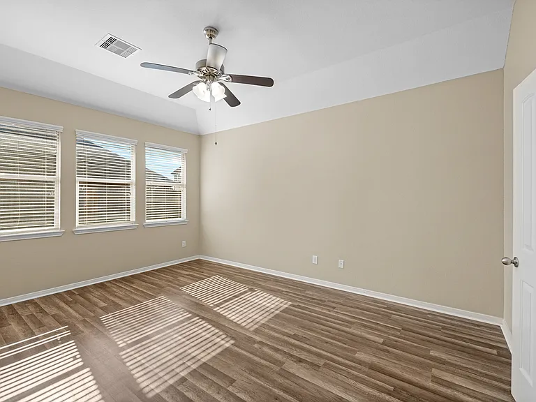 8602 Austin Thomas Dr — Photo 23