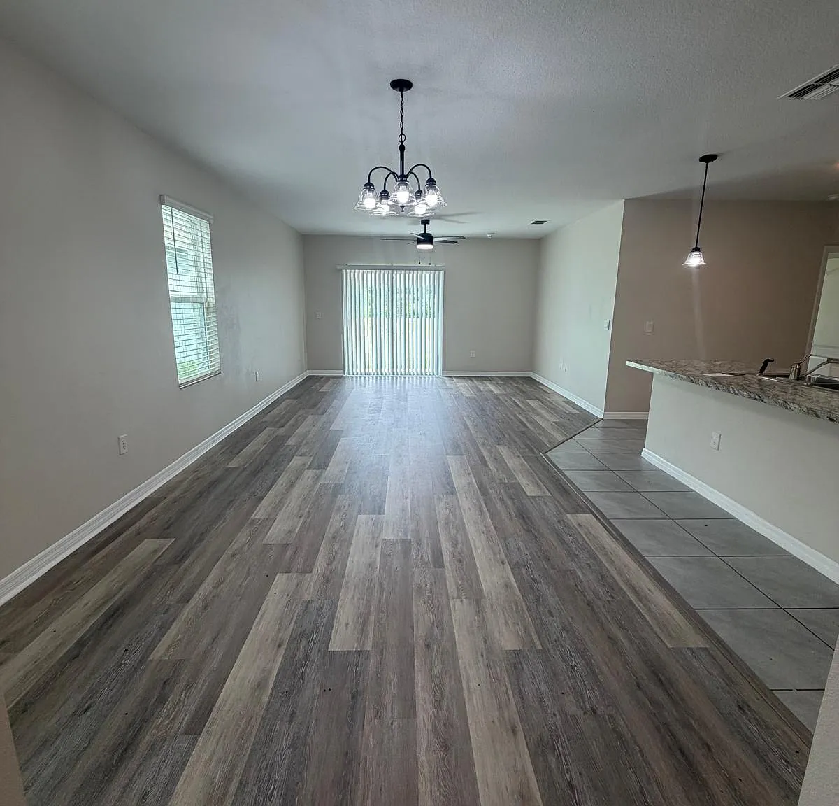 5 bed, 2522 sqft, $2,390 — Photo 3