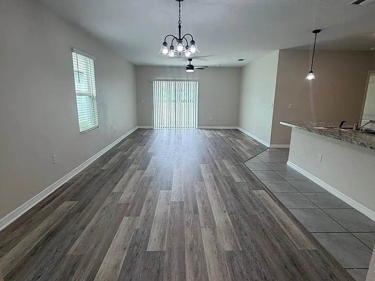 225 Gina Ln — Photo 2