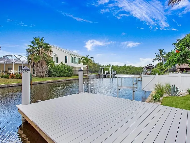 1798X Holiday Ln — Photo 35