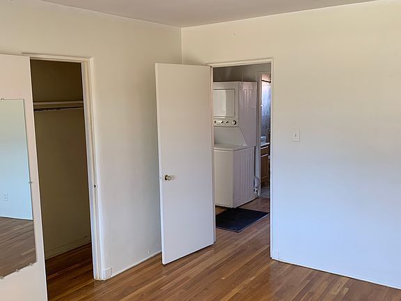 5th image of 204 Madison St NE #B