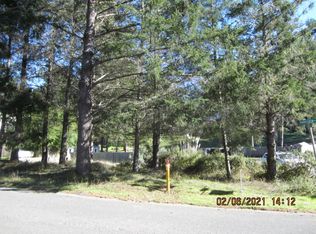 9 Green Ct, Whitethorn, CA 95589