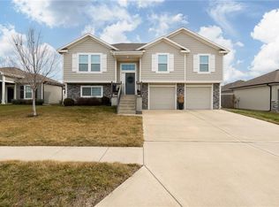 1609 NE Jaclyn Dr, Grain Valley, MO 64029