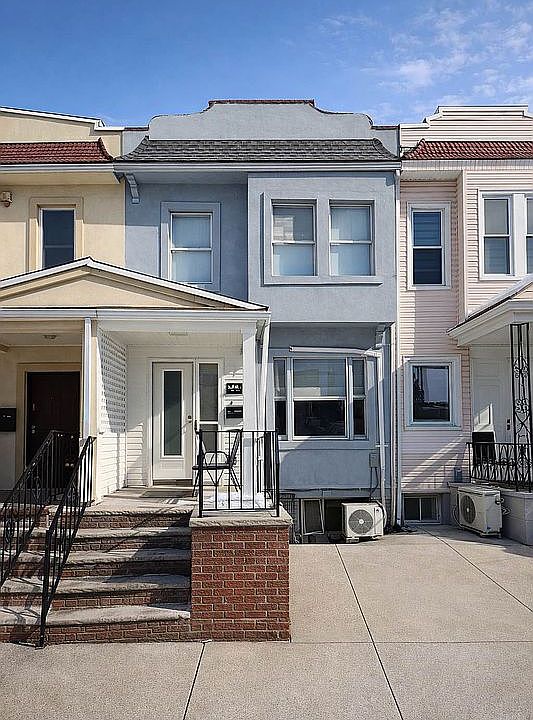 1st image of 1741 E 7th St