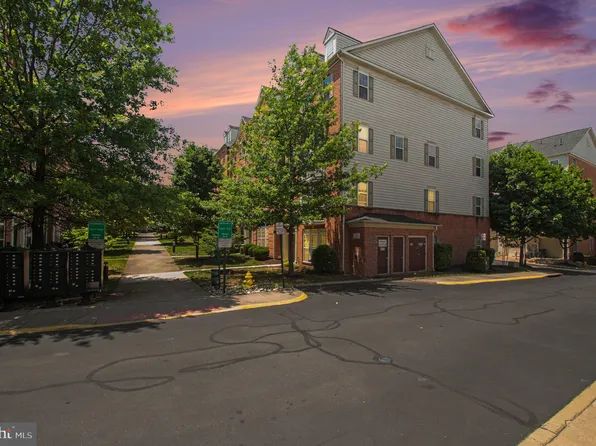 15131 Leicestershire St, Woodbridge, VA 22191