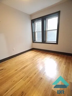 Rented by EXR | media 73