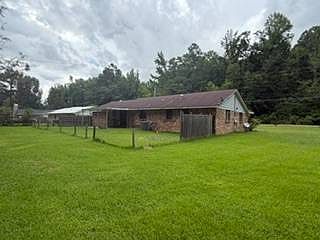 3rd image of 351 River Rd