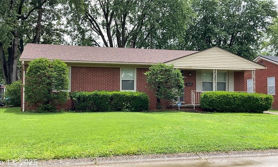 1st image of 2945 Legion Park Dr