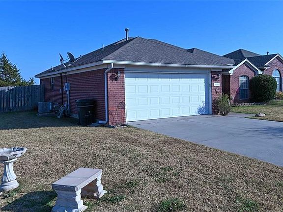 3rd image of 2300 Karsten Creek Dr