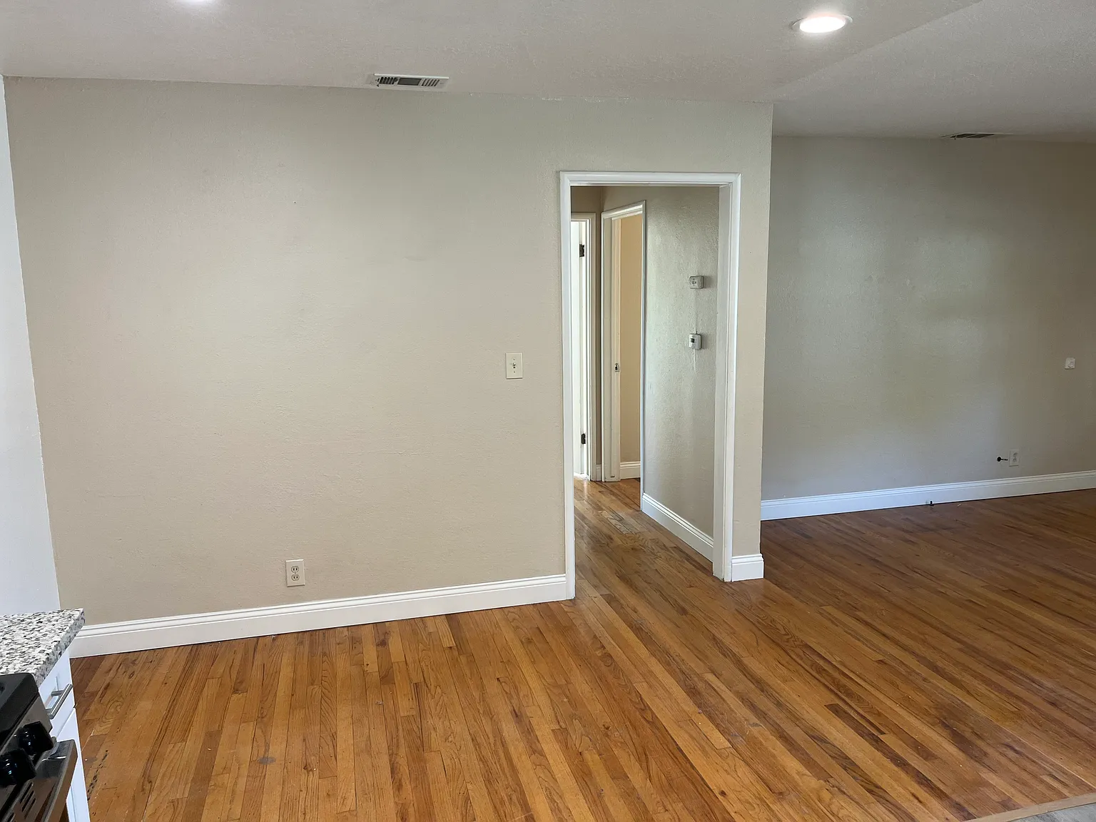 112 E Atlee St — Photo 4