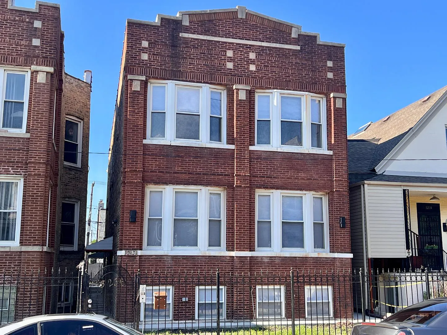 3236 W Cortez St - 3236-1 — Photo 4