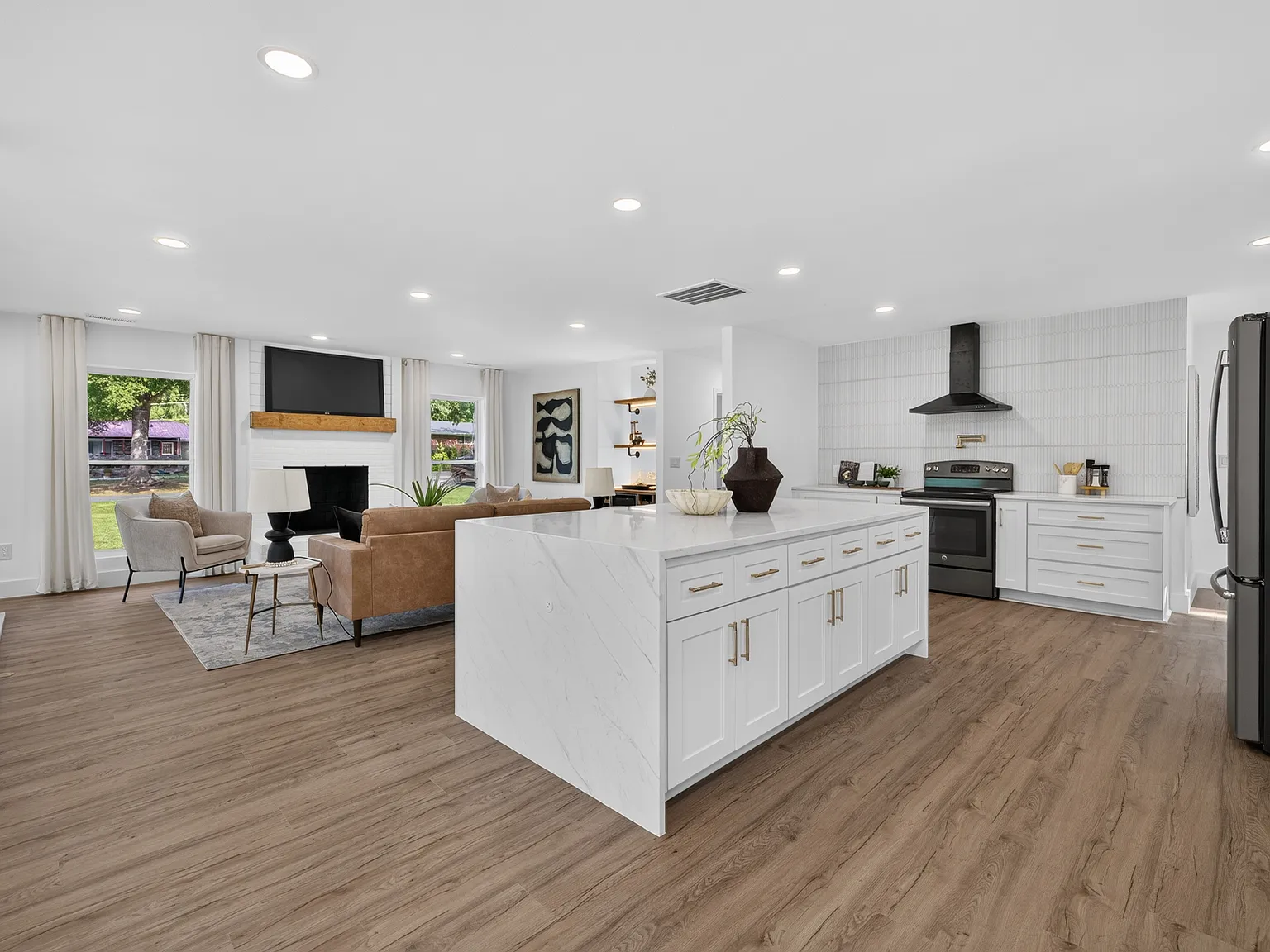 4 bed, 2772 sqft, $2,800 — Photo 4