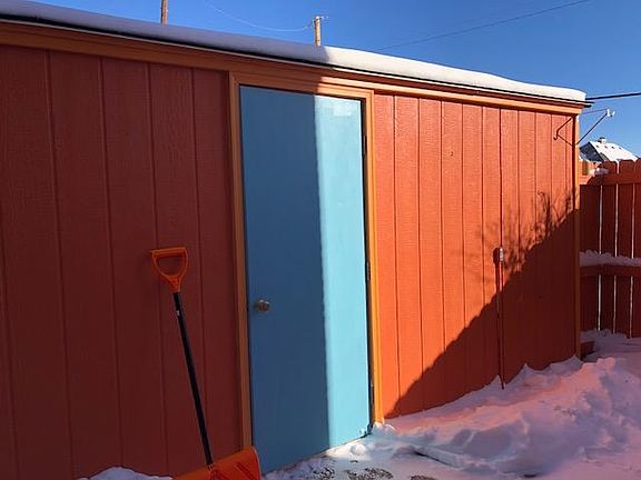 Extra storage in back porch 