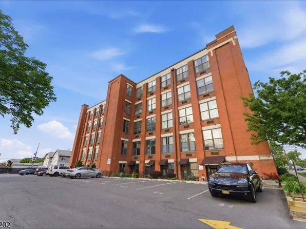 366-382 Trenton Ave #2E, Paterson City, NJ 07503