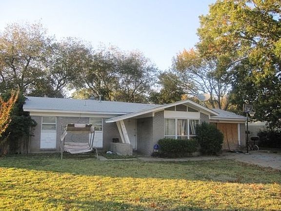 3rd image of 5628 Cloverdale Dr