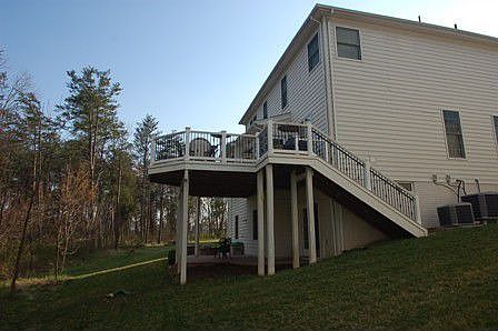 DECK TO REAR