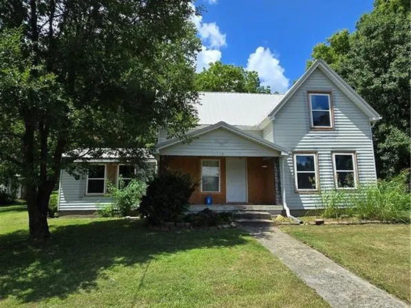 210 N Main St, Centerview, MO 64019