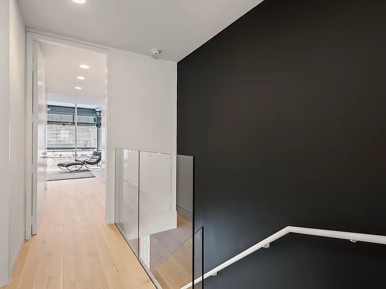 524 W 19th St #1 — Photo 19