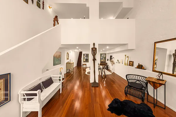 Living room, photo 2