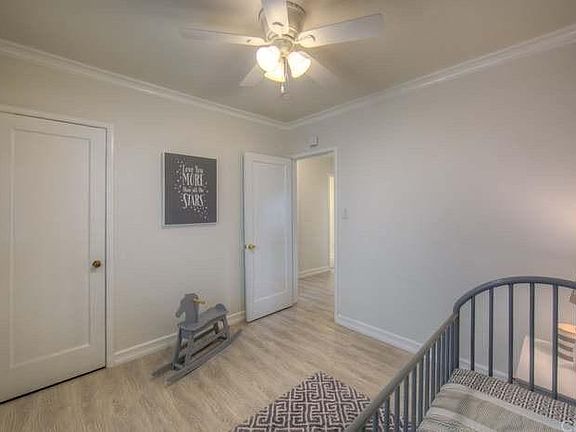 4th image of 6009 Bellflower Blvd