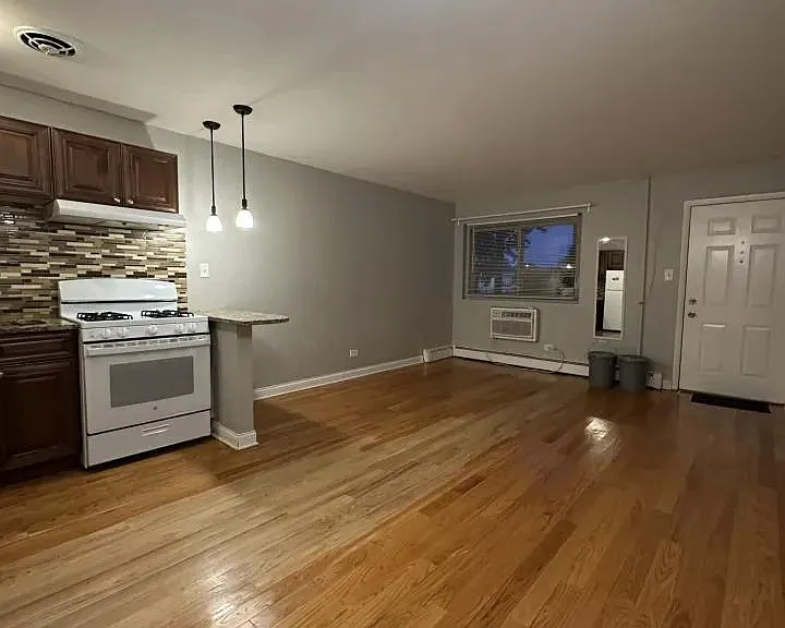 8500 N Waukegan Rd #7 — Photo 2