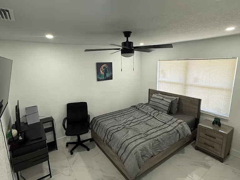 3615 Country Club Blvd #3 — Photo 3