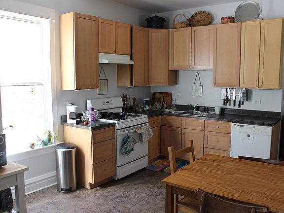 3rd image of 2447 N Saint Louis Ave
