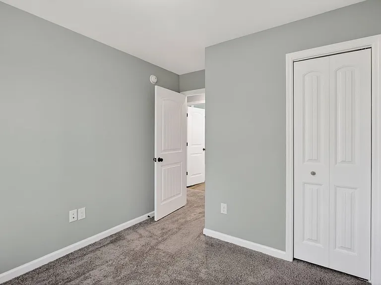 135 Swallow Dr — Photo 37